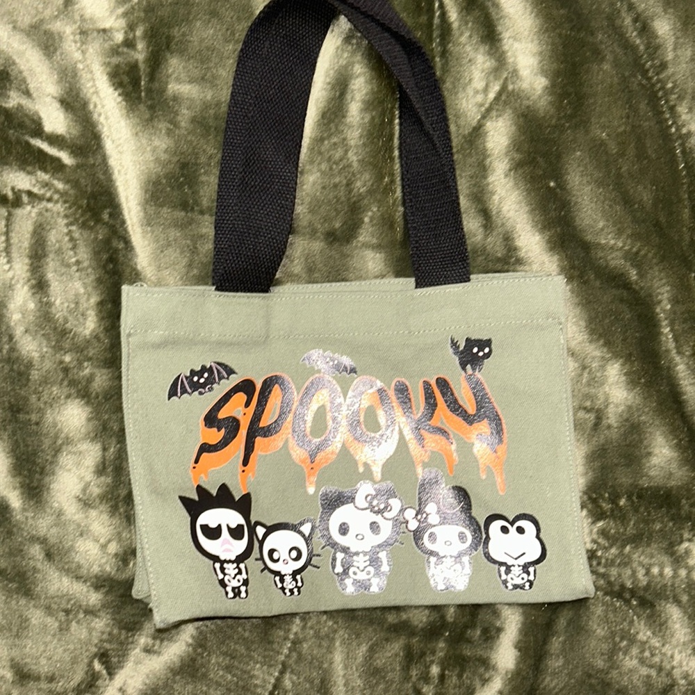 NEW Halloween Hello kitty mini tote
